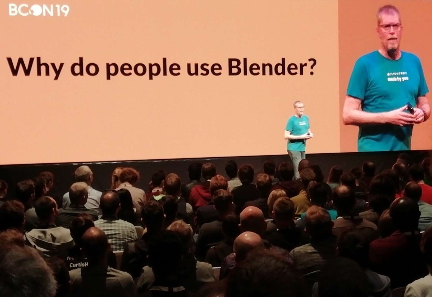 Why do people use blender ? Pourquoi notre école enseigne BLender aussi ?